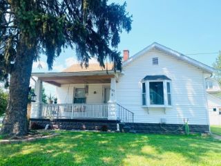 Foreclosed Home - 1102 SCHILLER ST, 47586