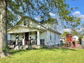 Foreclosed Home - 718 11TH ST, 47586