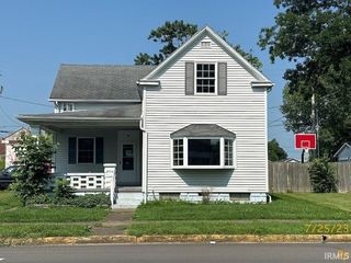 Foreclosed Home - 1029 12TH ST, 47586