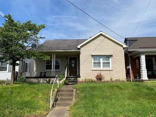 Foreclosed Home - 1311 9TH ST, 47586