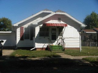 Foreclosed Home - 1304 E SYCAMORE ST, 47591