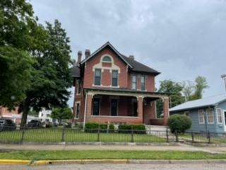 Foreclosed Home - 427 N 5TH ST, 47591