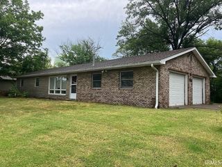 Foreclosed Home - 1193 N SUMMIT DR, 47591