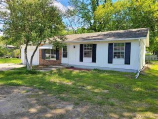 Foreclosed Home - 102 ROBIN LN, 47591
