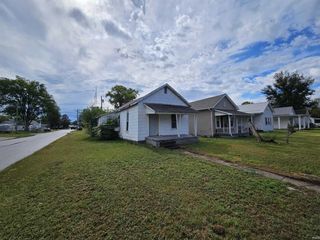 Foreclosed Home - 625 N 12TH ST, 47591