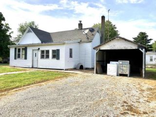 Foreclosed Home - 704 S MAIN ST, 47611