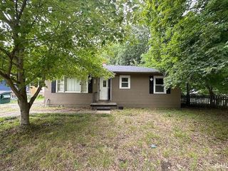 Foreclosed Home - 10218 EVANSVILLE ST, 47612