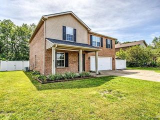 Foreclosed Home - 4668 LINCOLN POINTE DR, 47630