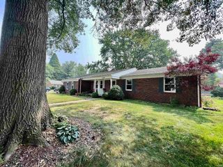 Foreclosed Home - 5344 CRESTWOOD DR, 47630