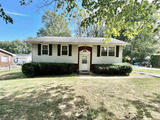 Foreclosed Home - 4766 BRIARWOOD DR, 47630