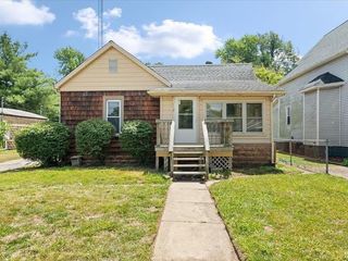 Foreclosed Home - 112 S MAIN ST, 47666