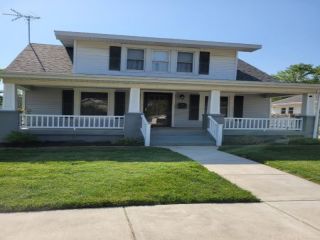 Foreclosed Home - 827 S HALL ST, 47670