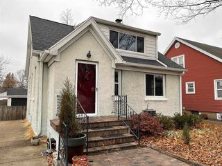 Foreclosed Home - 1800 N WEINBACH AVE, 47711