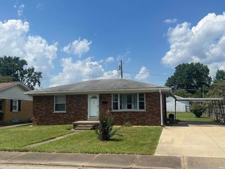 Foreclosed Home - 324 VAN DUSEN AVE, 47711