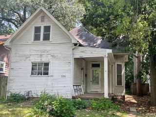 Foreclosed Home - 735 E CHANDLER AVE, 47713