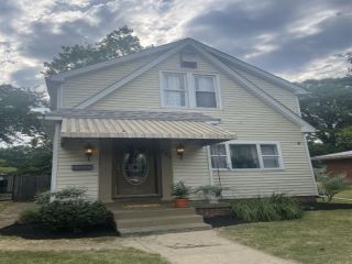 Foreclosed Home - 727 S ENGLEWOOD AVE, 47714