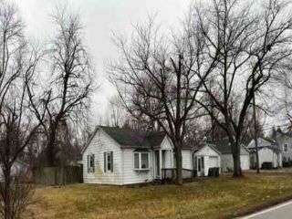 Foreclosed Home - 2300 S WEINBACH AVE, 47714
