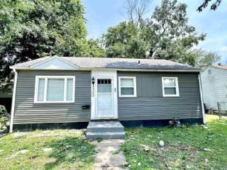 Foreclosed Home - 2362 ADAMS AVE, 47714