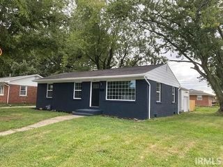 Foreclosed Home - 1901 BROADMOOR AVE, 47714