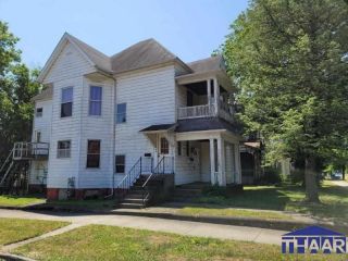 Foreclosed Home - 900 S 7TH ST, 47807