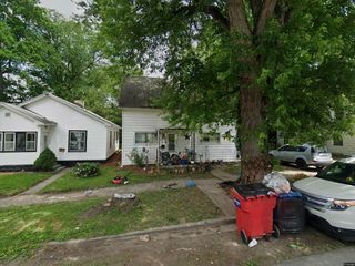 Foreclosed Home - 119 N 7TH ST, 47842