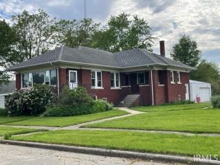 Foreclosed Home - 204 S CHESTNUT ST, 47942