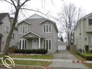 Foreclosed Home - 711 BENNAVILLE AVE, 48009