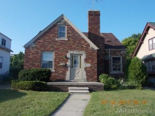 Foreclosed Home - 15558 S Park Ave, 48021