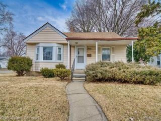 Foreclosed Home - 14907 LINCOLN AVE, 48021
