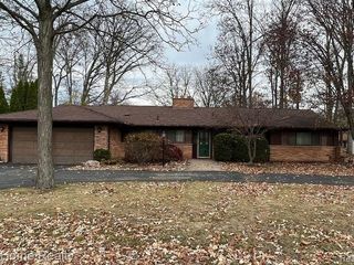 Foreclosed Home - 22552 N BELLWOOD DR, 48034