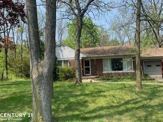 Foreclosed Home - 17225 PENROD DR, 48035