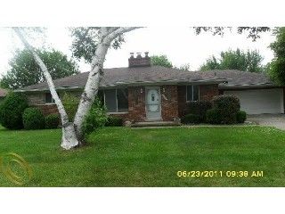 Foreclosed Home - 37932 N BONKAY DR, 48036