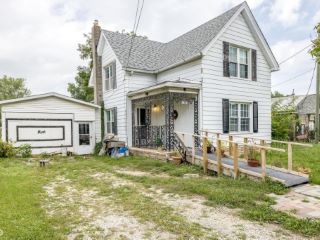 Foreclosed Home - 24515 S RIVER RD, 48036