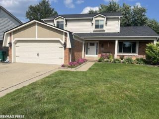Foreclosed Home - 17054 KNOLLWOOD CT, 48038