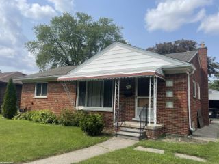 Foreclosed Home - 900 CREST ST, 48043