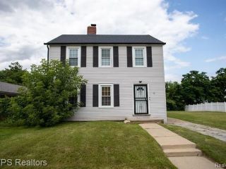 Foreclosed Home - 15 GRATIOT CT, 48043