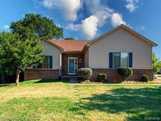 Foreclosed Home - 30177 MIDFIELD DR, 48048