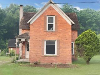 Foreclosed Home - 6821 ABBOTTSFORD RD, 48049