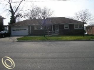 Foreclosed Home - 2856 MILITARY ST, 48060