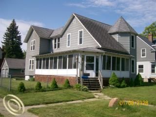Foreclosed Home - 2804 SOUTH BLVD, 48060