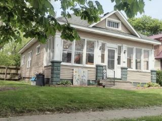 Foreclosed Home - 1715 6TH ST, 48060