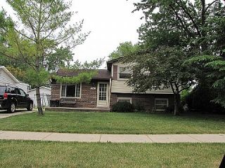 Foreclosed Home - 27261 WOODMONT ST, 48066