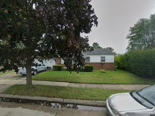 Foreclosed Home - 18490 BEECHWOOD ST, 48066