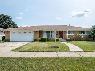 Foreclosed Home - 19276 CANDLELIGHT ST, 48066