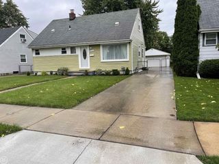 Foreclosed Home - 25764 MACKINAC ST, 48066