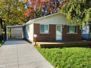 Foreclosed Home - 17040 LOWELL ST, 48066