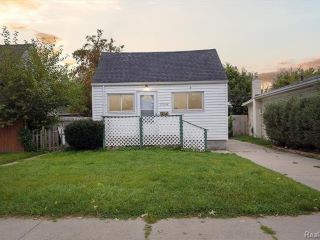 Foreclosed Home - 17632 LONGFELLOW ST, 48066