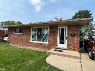Foreclosed Home - 15747 DUGAN ST, 48066