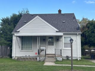 Foreclosed Home - 25828 ROSE ST, 48066