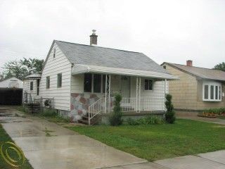 Foreclosed Home - 30759 PALMER BLVD, 48071